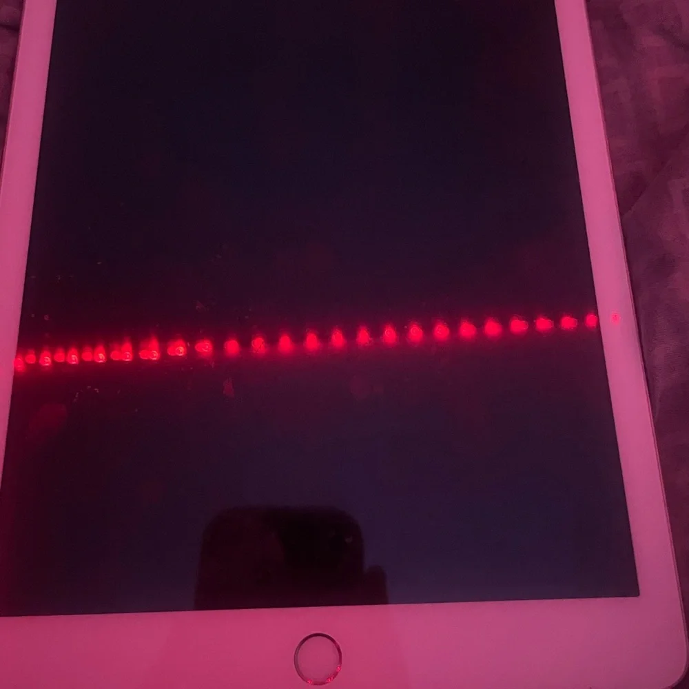 ipad 5th generation - Picture 2 of 4